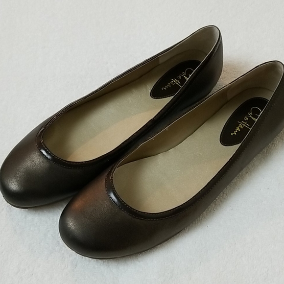 💞SOLD💞 Cole Haan Leather Flats - Picture 2 of 7